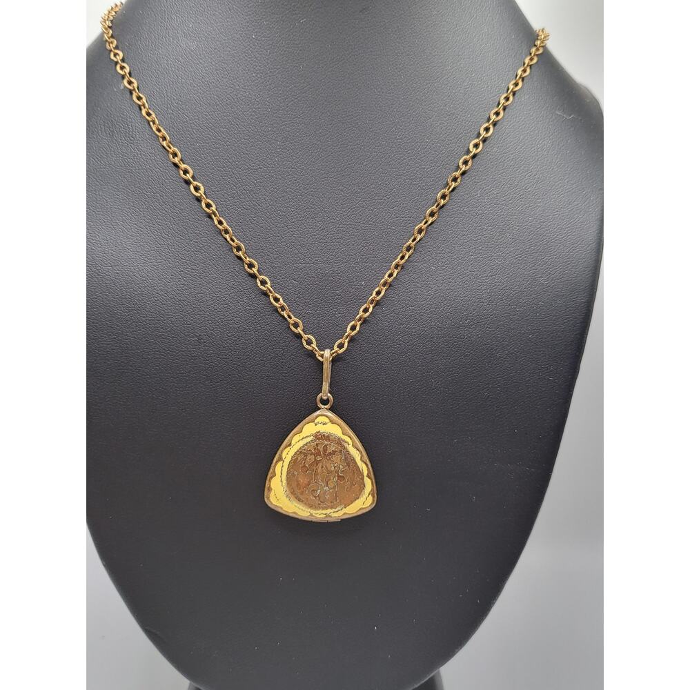 Vintage Gold Tone Enamel Coin Locket Necklace 19 In Triangular Pendant